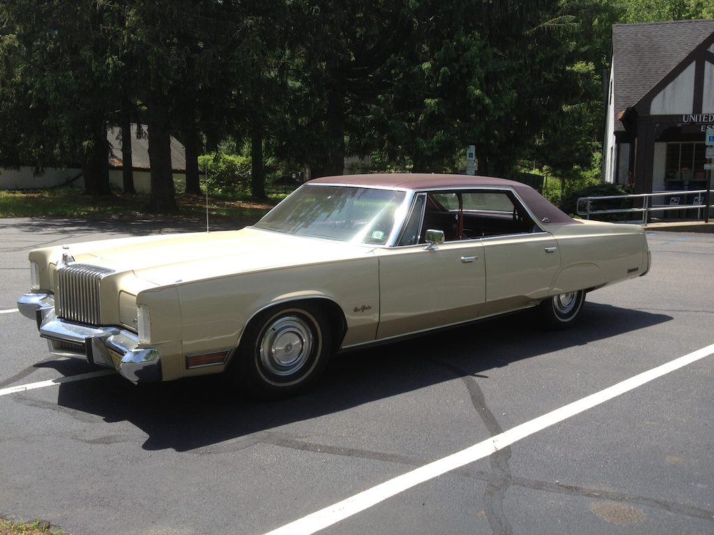 1976 Chrysler New Yorker Brougham