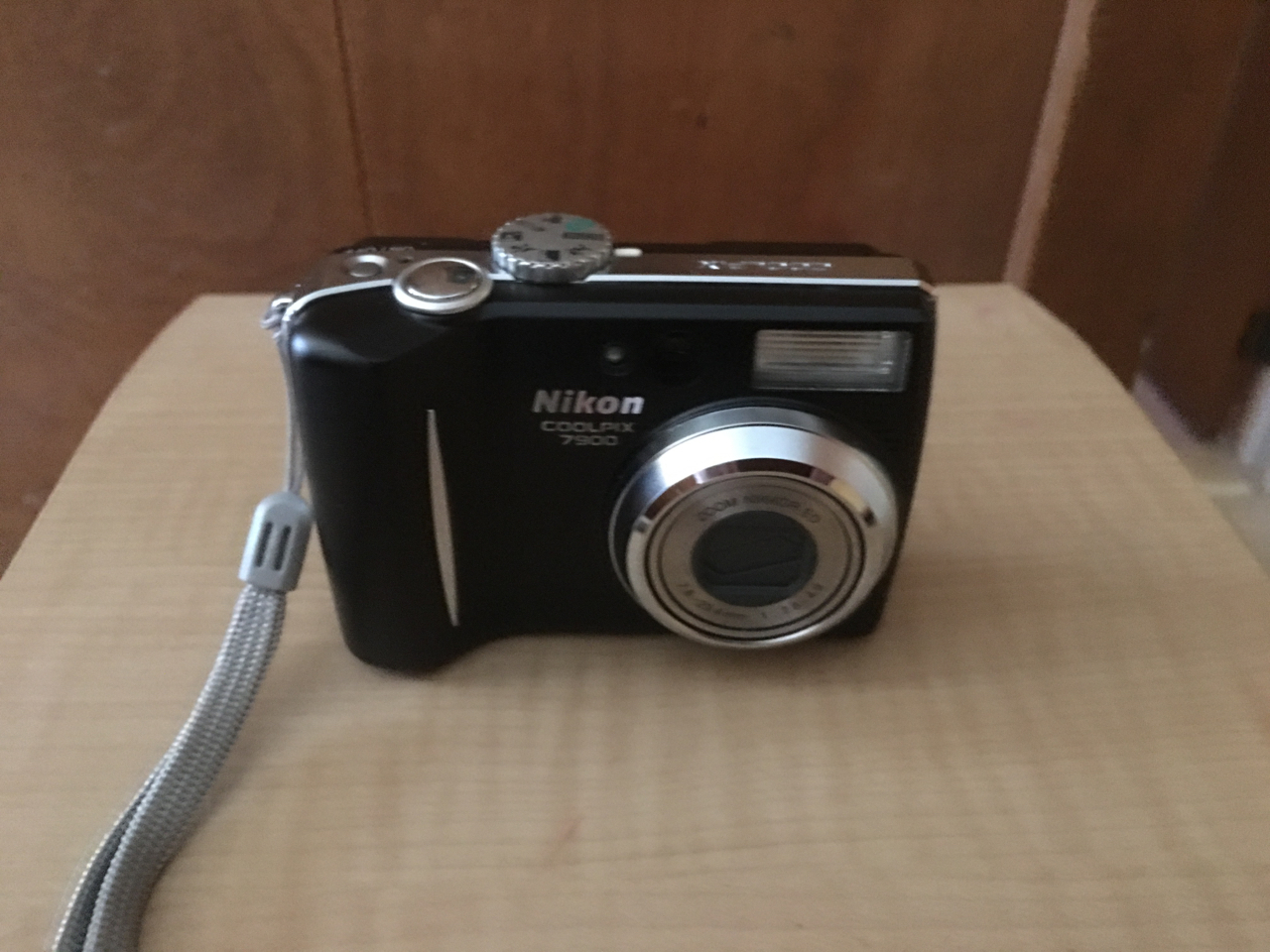 Nikon CoolPix 7900