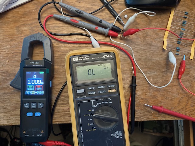 1MΩ resistor check. 1.009MΩ on the DMC-100